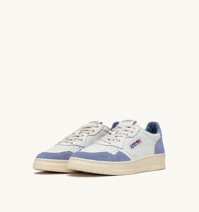 MEDALIST LOW SNEAKER AUS WILDLEDER UND LEDER, FARBE WEISS UND CLAUDIA MEDALIST LOW SNEAKER AUS WILDLEDER UND LEDER, FARBE WEISS UND CLAUDIA