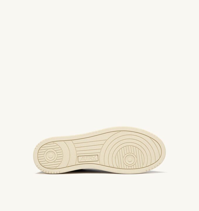 MEDALIST LOW SNEAKER IN CLAUDIA UND OFF WHITE WILDLEDER MEDALIST LOW SNEAKER IN CLAUDIA UND OFF WHITE WILDLEDER