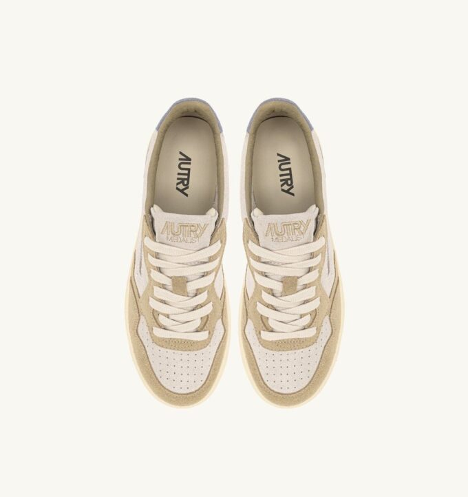 MEDALIST LOW SNEAKER IN DREIFARBIGEM HELLBLAU CLAUDIA UND SPONGE SUEDE MEDALIST LOW SNEAKER IN DREIFARBIGEM HELLBLAU CLAUDIA UND SPONGE SUEDE