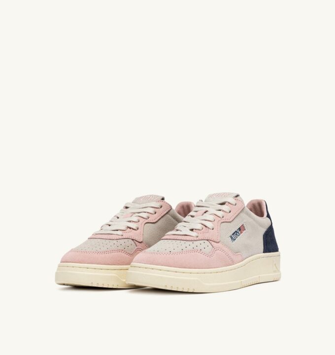 MEDALIST LOW SNEAKER IN DREIFARBIGEN FARBEN: ROSEMARY UND ATLANTIC SUEDE