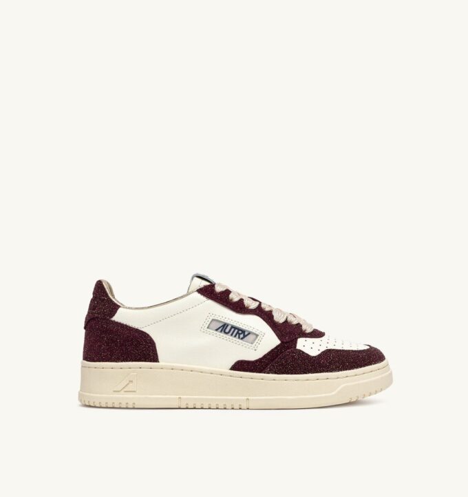 MEDALIST LOW SNEAKER IN LEDER MARSHMALLOW UND AMARONE GLITTER