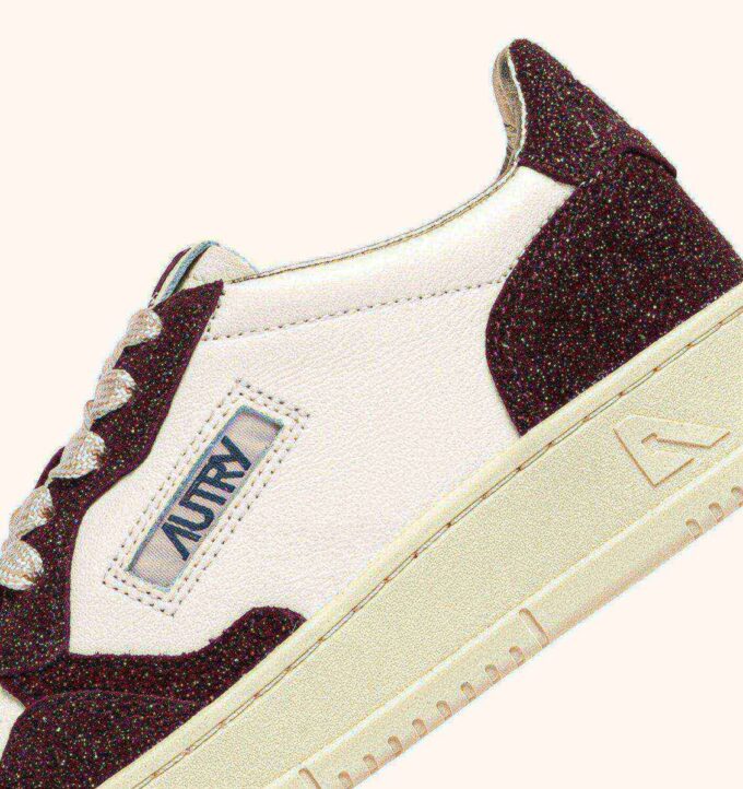 MEDALIST LOW SNEAKER IN LEDER MARSHMALLOW UND AMARONE GLITTER