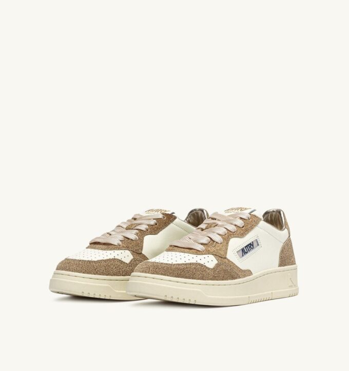 MEDALIST LOW SNEAKER IN LEDER MARSHMALLOW UND SAND GLITTER MEDALIST LOW SNEAKER IN LEDER MARSHMALLOW UND SAND GLITTER