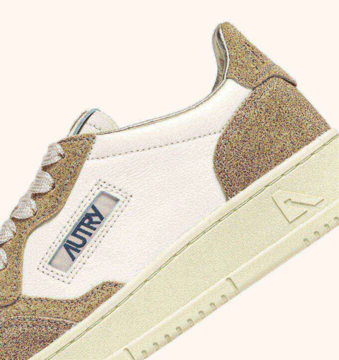 MEDALIST LOW SNEAKER IN LEDER MARSHMALLOW UND SAND GLITTER MEDALIST LOW SNEAKER IN LEDER MARSHMALLOW UND SAND GLITTER