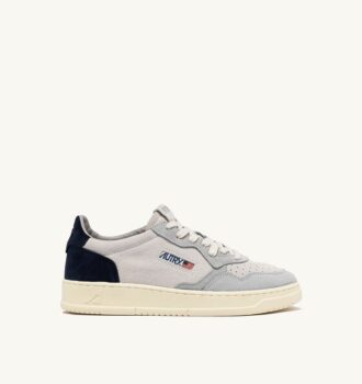 MEDALIST LOW SNEAKER IN LOFT GRAY UND SPACE BLUE WILDLEDER