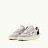 MEDALIST LOW SNEAKER IN LOFT GRAY UND SPACE BLUE WILDLEDER MEDALIST LOW SNEAKER IN LOFT GRAY UND SPACE BLUE WILDLEDER
