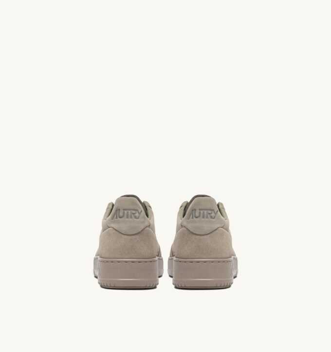 MEDALIST LOW SNEAKER IN LONDON FOG NUBUKLEDER UND WILDLEDER MEDALIST LOW SNEAKER IN LONDON FOG NUBUKLEDER UND WILDLEDER