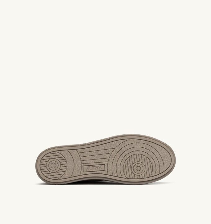 MEDALIST LOW SNEAKER IN LONDON FOG NUBUKLEDER UND WILDLEDER MEDALIST LOW SNEAKER IN LONDON FOG NUBUKLEDER UND WILDLEDER