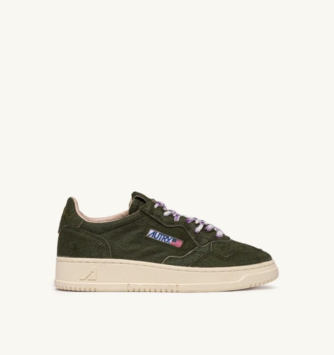 MEDALIST LOW SNEAKER IN MILITÄRGRÜN MIT PONYHAAR-EFFEKT MEDALIST LOW SNEAKER IN MILITÄRGRÜN MIT PONYHAAR-EFFEKT