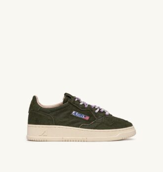 MEDALIST LOW SNEAKER IN MILITÄRGRÜN MIT PONYHAAR-EFFEKT