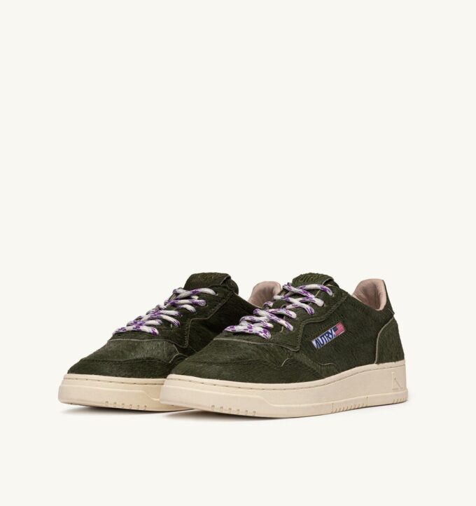 MEDALIST LOW SNEAKER IN MILITÄRGRÜN MIT PONYHAAR-EFFEKT MEDALIST LOW SNEAKER IN MILITÄRGRÜN MIT PONYHAAR-EFFEKT