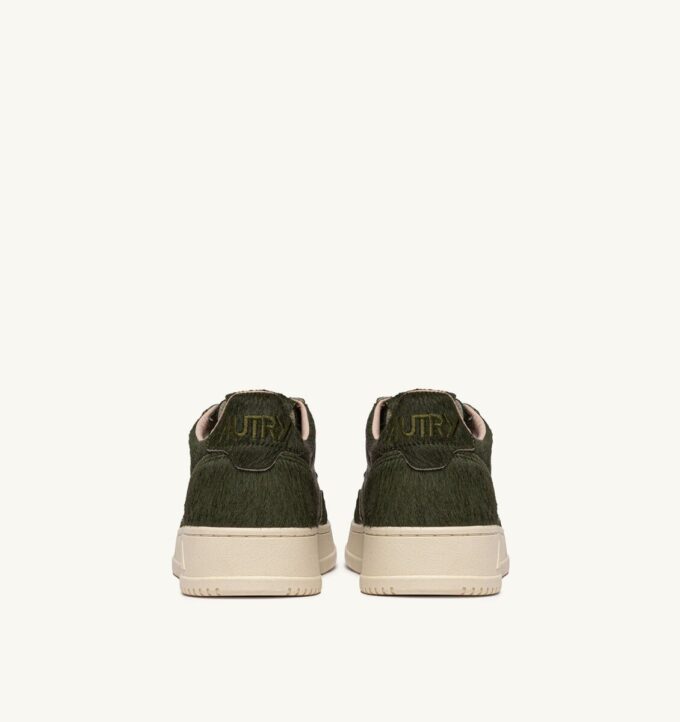 MEDALIST LOW SNEAKER IN MILITÄRGRÜN MIT PONYHAAR-EFFEKT MEDALIST LOW SNEAKER IN MILITÄRGRÜN MIT PONYHAAR-EFFEKT