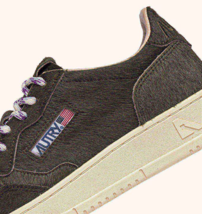 MEDALIST LOW SNEAKER IN MILITÄRGRÜN MIT PONYHAAR-EFFEKT MEDALIST LOW SNEAKER IN MILITÄRGRÜN MIT PONYHAAR-EFFEKT