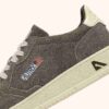MEDALIST LOW SNEAKER IN MISTLETOE UND OFF WHITE SUEDE MEDALIST LOW SNEAKER IN MISTLETOE UND OFF WHITE SUEDE