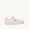 MEDALIST LOW SNEAKER IN OPTICAL WHITE SUPERSOFT NAPA LEDER