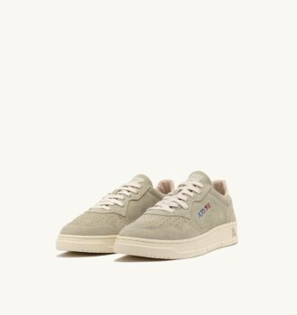 MEDALIST LOW SNEAKER IN PAPYRUS UND OFF WHITE SUEDE