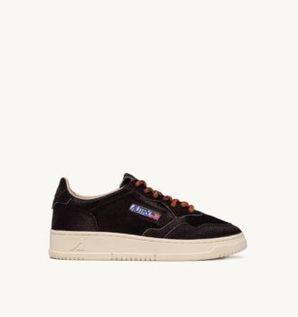 MEDALIST LOW SNEAKER IN SCHOKOLADENBRAUN MIT PONYHAAR-EFFEKT