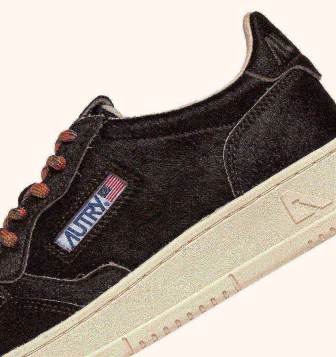 MEDALIST LOW SNEAKER IN SCHOKOLADENBRAUN MIT PONYHAAR-EFFEKT MEDALIST LOW SNEAKER IN SCHOKOLADENBRAUN MIT PONYHAAR-EFFEKT
