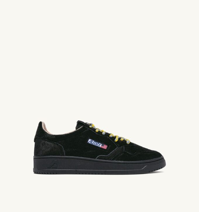 MEDALIST LOW SNEAKER IN SCHWARZ MIT PONYHAAR-EFFEKT