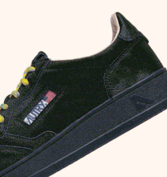 MEDALIST LOW SNEAKER IN SCHWARZ MIT PONYHAAR-EFFEKT