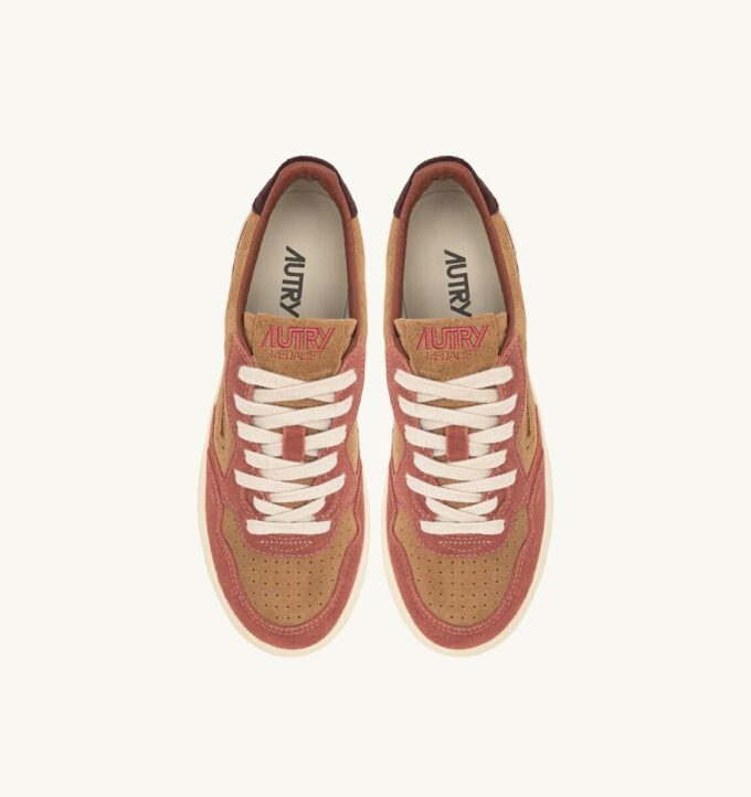 MEDALIST LOW SNEAKER IN TRICOLOR BONITO STREET UND WINE SUEDE