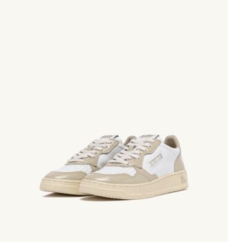 MEDALIST LOW SNEAKER IN WEISS UND TIDAL FOAM LEDER
