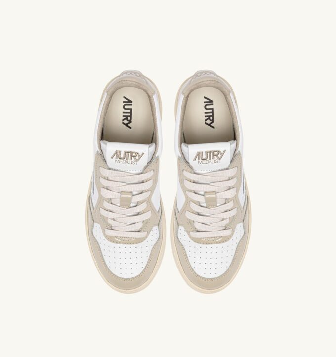 MEDALIST LOW SNEAKER IN WEISS UND TIDAL FOAM LEDER MEDALIST LOW SNEAKER IN WEISS UND TIDAL FOAM LEDER