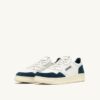 MEDALIST LOW SNEAKER IN WEISSEM UND CAPRI-LEDER-WILDLEDER MEDALIST LOW SNEAKER IN WEISSEM UND CAPRI-LEDER-WILDLEDER