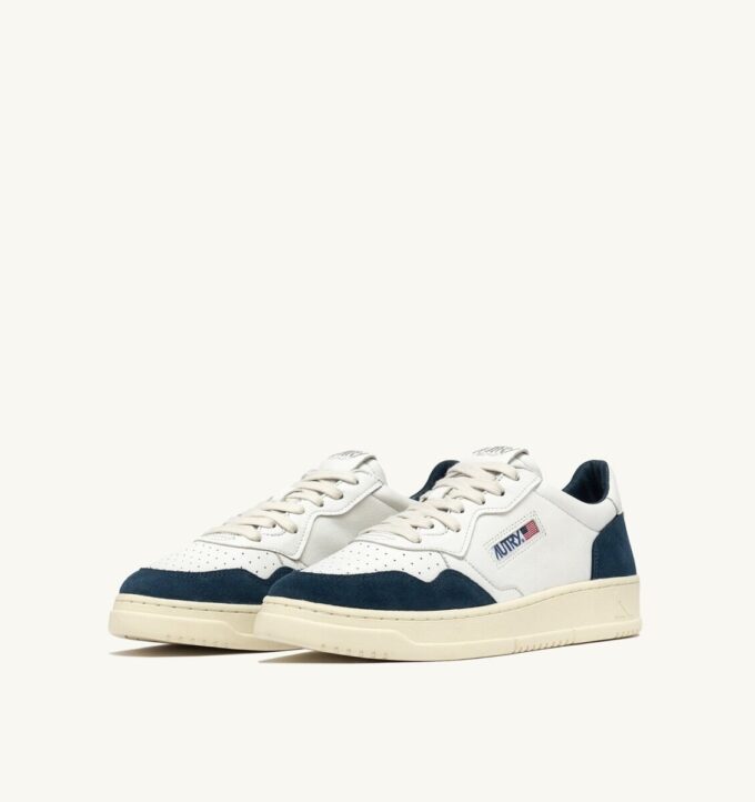 MEDALIST LOW SNEAKER IN WEISSEM UND CAPRI-LEDER-WILDLEDER MEDALIST LOW SNEAKER IN WEISSEM UND CAPRI-LEDER-WILDLEDER