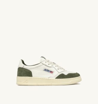 MEDALIST LOW SNEAKER IN WEISSEM UND MILITÄRISCHEM LEDER UND WILDLEDER