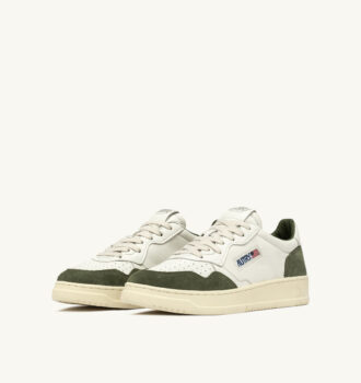 MEDALIST LOW SNEAKER IN WEISSEM UND MILITÄRISCHEM LEDER UND WILDLEDER