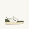 MEDALIST LOW SNEAKER IN WEISSEM UND MILITÄRISCHEM LEDER-WILDLEDER MEDALIST LOW SNEAKER IN WEISSEM UND MILITÄRISCHEM LEDER-WILDLEDER