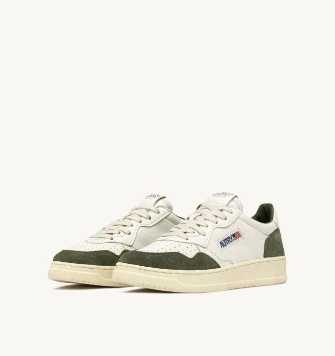 MEDALIST LOW SNEAKER IN WEISSEM UND MILITÄRISCHEM LEDER-WILDLEDER MEDALIST LOW SNEAKER IN WEISSEM UND MILITÄRISCHEM LEDER-WILDLEDER