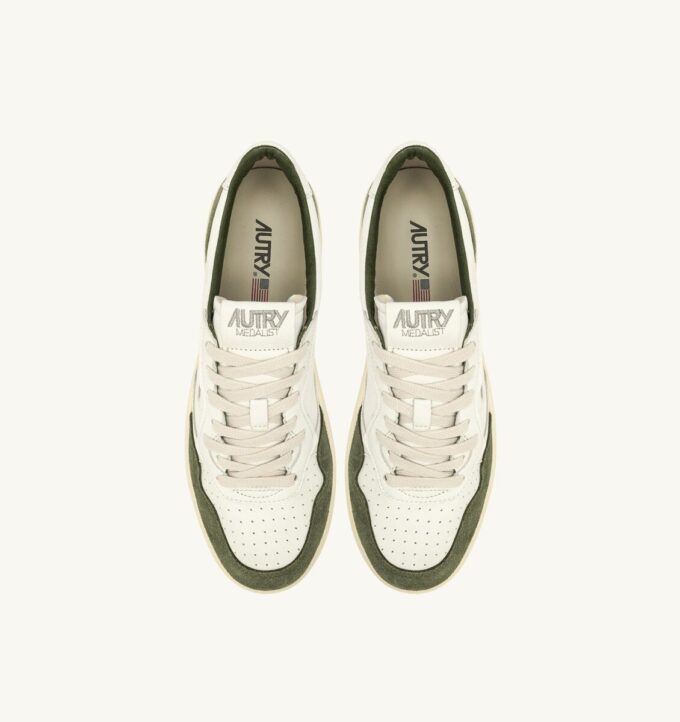 MEDALIST LOW SNEAKER IN WEISSEM UND MILITÄRISCHEM LEDER-WILDLEDER MEDALIST LOW SNEAKER IN WEISSEM UND MILITÄRISCHEM LEDER-WILDLEDER