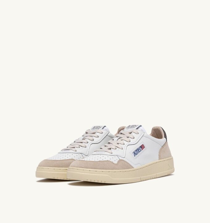 MEDALIST LOW SNEAKER IN WEISSEM UND MRÖTEM WILDLEDER UND LEDER MEDALIST LOW SNEAKER IN WEISSEM UND MRÖTEM WILDLEDER UND LEDER