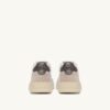 MEDALIST LOW SNEAKER IN WEISSEM UND MRÖTEM WILDLEDER UND LEDER MEDALIST LOW SNEAKER IN WEISSEM UND MRÖTEM WILDLEDER UND LEDER