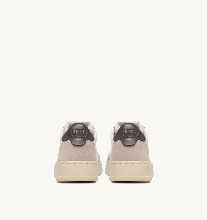 MEDALIST LOW SNEAKER IN WEISSEM UND MRÖTEM WILDLEDER UND LEDER MEDALIST LOW SNEAKER IN WEISSEM UND MRÖTEM WILDLEDER UND LEDER