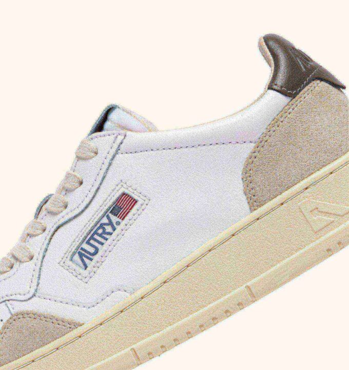 MEDALIST LOW SNEAKER IN WEISSEM UND MRÖTEM WILDLEDER UND LEDER MEDALIST LOW SNEAKER IN WEISSEM UND MRÖTEM WILDLEDER UND LEDER