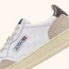 MEDALIST LOW SNEAKER IN WEISSEM UND MRÖTEM WILDLEDER UND LEDER MEDALIST LOW SNEAKER IN WEISSEM UND MRÖTEM WILDLEDER UND LEDER