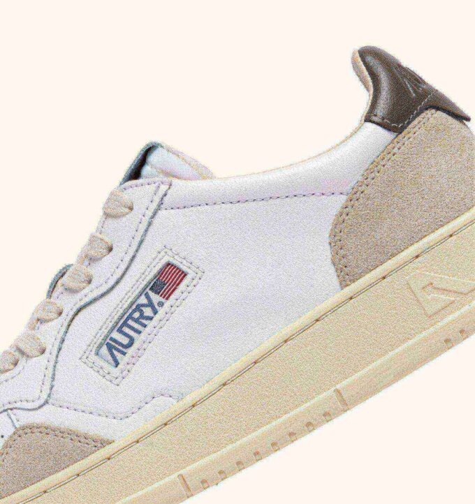 MEDALIST LOW SNEAKER IN WEISSEM UND MRÖTEM WILDLEDER UND LEDER MEDALIST LOW SNEAKER IN WEISSEM UND MRÖTEM WILDLEDER UND LEDER