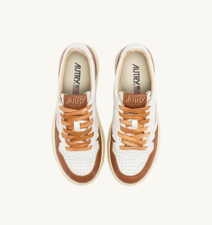 MEDALIST LOW SNEAKER IN WEISSEM UND SANDSTORM LEDER MEDALIST LOW SNEAKER IN WEISSEM UND SANDSTORM LEDER