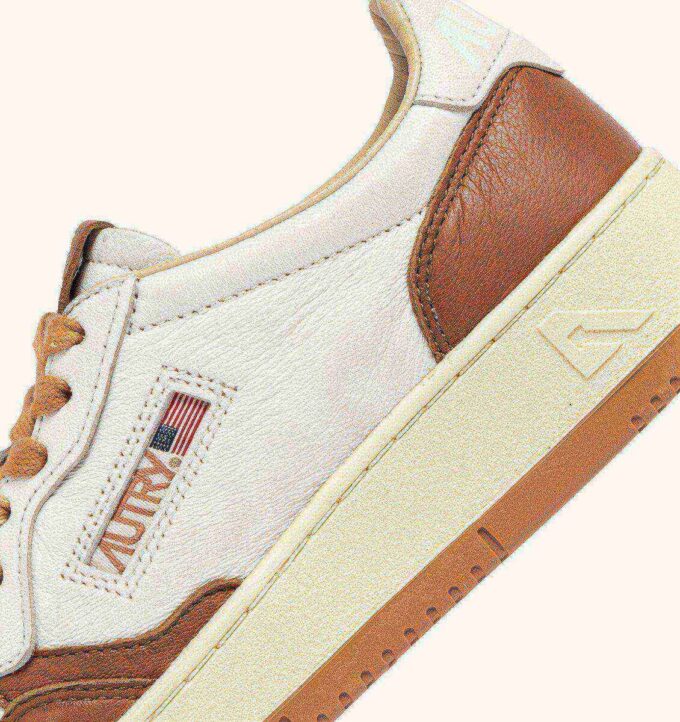 MEDALIST LOW SNEAKER IN WEISSEM UND SANDSTORM LEDER MEDALIST LOW SNEAKER IN WEISSEM UND SANDSTORM LEDER