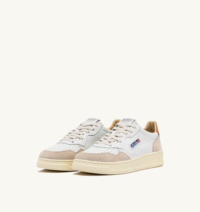MEDALIST LOW SNEAKER IN WEISSEM UND SANDSTORM-LEDER-WILDLEDER MEDALIST LOW SNEAKER IN WEISSEM UND SANDSTORM-LEDER-WILDLEDER
