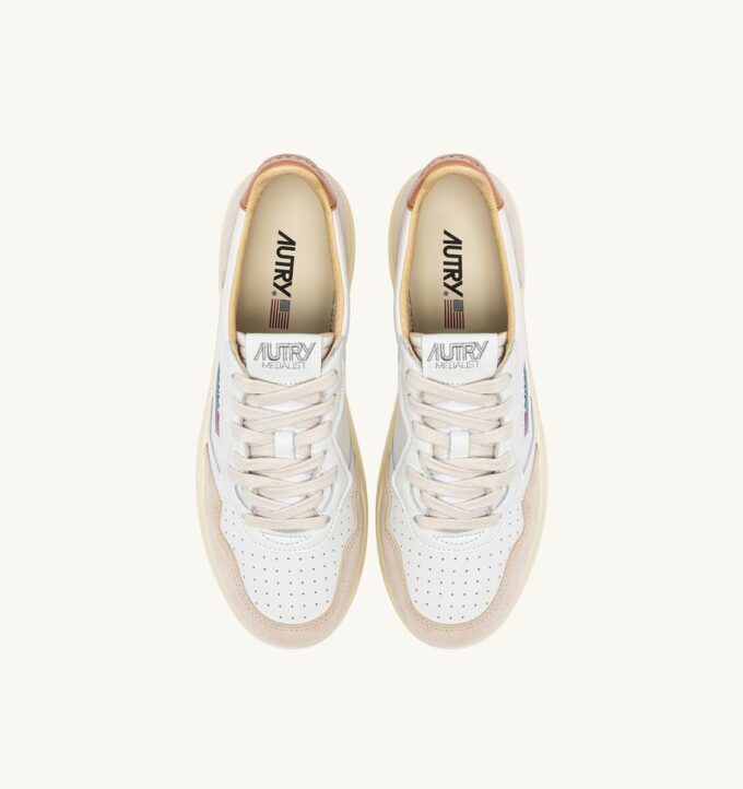 MEDALIST LOW SNEAKER IN WEISSEM UND SANDSTORM-LEDER-WILDLEDER MEDALIST LOW SNEAKER IN WEISSEM UND SANDSTORM-LEDER-WILDLEDER