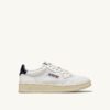 MEDALIST LOW SNEAKER IN WEISSEM UND SPACE LEDER