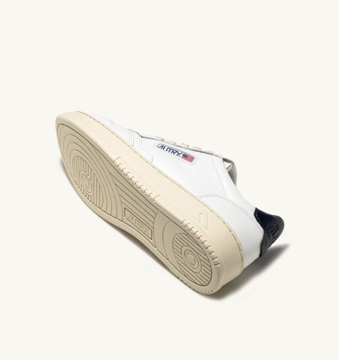 MEDALIST LOW SNEAKER IN WEISSEM UND SPACE LEDER
