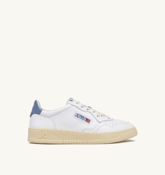 MEDALIST LOW SNEAKER IN WEISSEM UND TEMPEST-LEDER