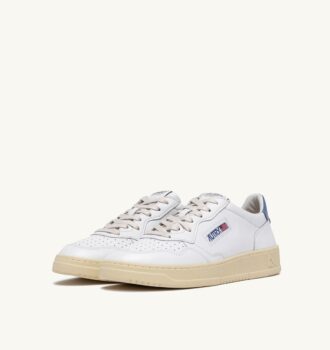 MEDALIST LOW SNEAKER IN WEISSEM UND TEMPEST-LEDER