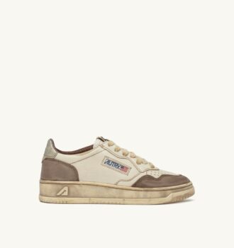 MEDALIST LOW SNEAKER SUPER VINTAGE AUS WEISSEM UND SILBERNEN LEDER UND GEBRANNTEM WILDLEDER