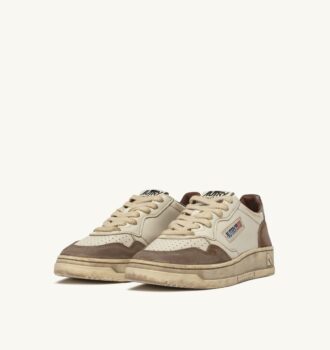 MEDALIST LOW SNEAKER SUPER VINTAGE AUS WEISSEM UND SILBERNEN LEDER UND GEBRANNTEM WILDLEDER
